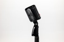 Supercardioid large diaphragm dynamic side address microphone