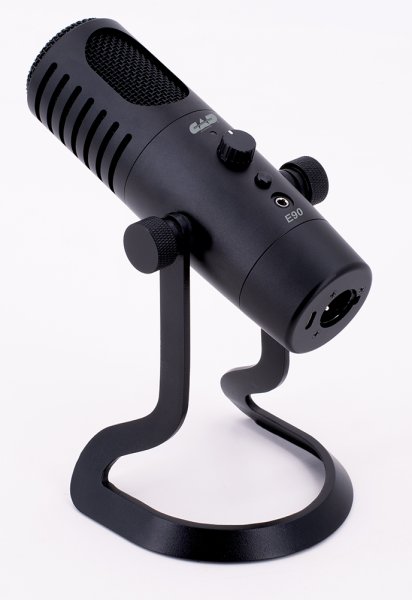Dynamic Front Address Broadcast mic with XLR and USB outputs