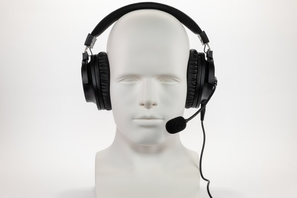Closed Back Streaming Headset with Microphone